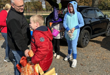 IMG_9165-Veronica-Garcia-trunk-or-treat-event